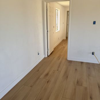 Wood Floor Installers - Finished seamless install - Flooring Near Me Wood Floor Installers - Finished seamless install - Flooring Near Me