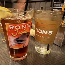 Ron's Original Bar & Grille - Iced tea and water