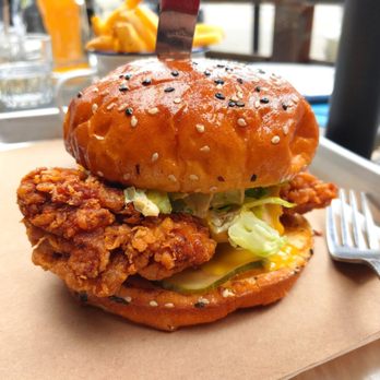 BrewDog Cincinnati - Fried chicken sandwich - Breweries Near Me - Cincinnati, Ohio BrewDog Cincinnati - Fried chicken sandwich - Breweries Near Me - Cincinnati, Ohio