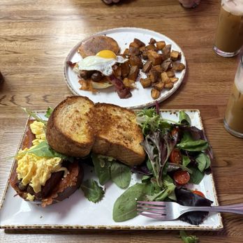 Madres Brunch - breakfast sandwich - Breakfast & Brunch Near Me - Whittier, California