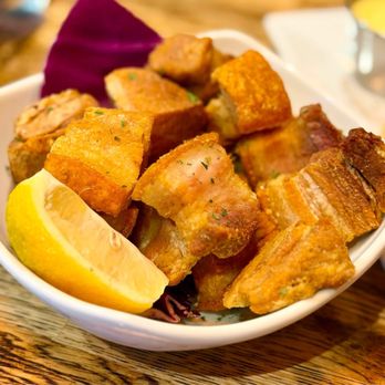 El Criollo Restaurant - Caribbean Near Me - Dracut, Massachusetts