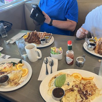 Waypoint Cafe - CHICKEN AND WAFFLES, Feta Egg White Omelete, Spicy Egg White Omelet - American Near Me - Camarillo, California Waypoint Cafe - CHICKEN AND WAFFLES, Feta Egg White Omelete, Spicy Egg White Omelet - American Near Me - Camarillo, California