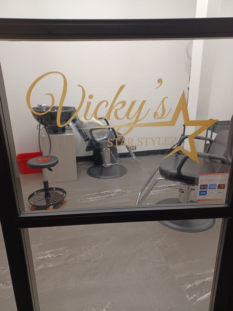 Vicky's Star Stylez Logo