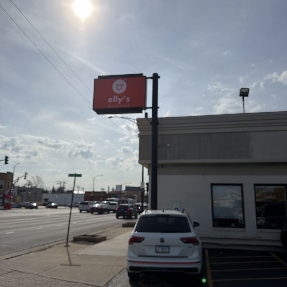 Elly's Pancake House - Outside of restaurant - Breakfast & Brunch Near Me - Chicago, Illinois Elly's Pancake House - Outside of restaurant - Breakfast & Brunch Near Me - Chicago, Illinois