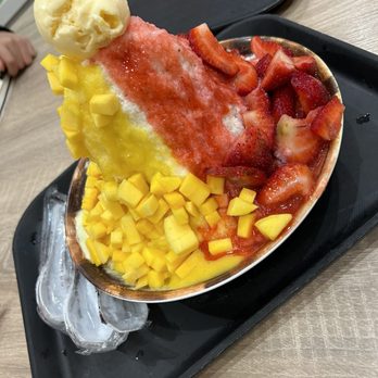 Meet Fresh - Large mango and strawberry shaved ice cream - Bubble Tea Near Me - Westminster, California Meet Fresh - Large mango and strawberry shaved ice cream - Bubble Tea Near Me - Westminster, California