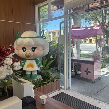Molly Tea - Interior - Bubble Tea Near Me - Cupertino, California Molly Tea - Interior - Bubble Tea Near Me - Cupertino, California