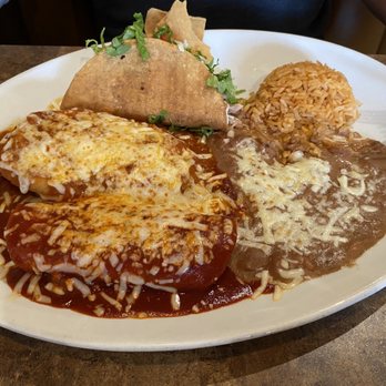 Chapala Mexican Restaurant - Chicken Combo Plate - Mexican Near Me - Santa Paula, California