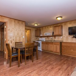Flamingo Resort On Lake George - Two bedroom for 6, located on Flamingo West.