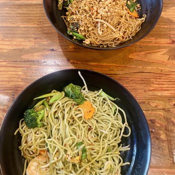 Toss Noodle Bar - Wheat Noodles, Thai and Malay Sauce, and Tofu and Spinach Noodles, Thai and Chinese Sauce, and Prawns - Asian Fusion Near Me - Berkeley, California