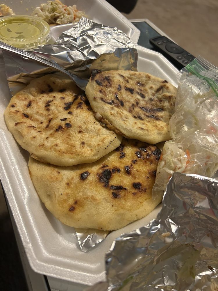 Food from Antojitos Latinos