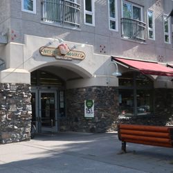 Nesters Market - Storefront