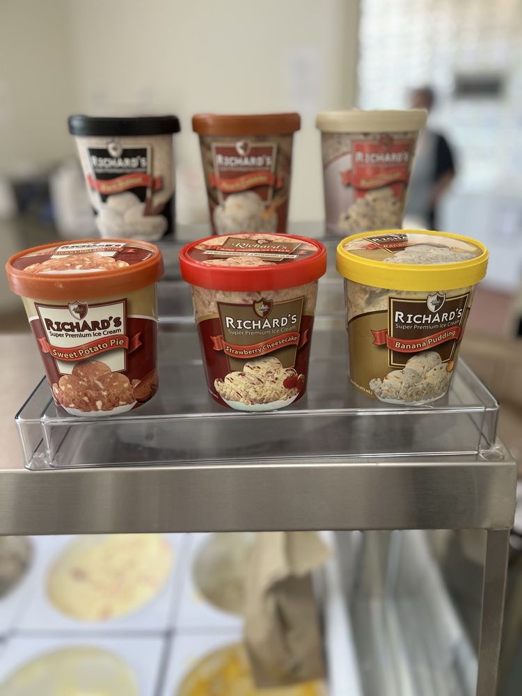 Richard's Super Premium Ice Cream Logo
