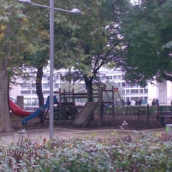 Spielplatz im Resselpark