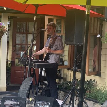 Beatniks Bistro - Live patio entertainment. - Bistros Near Me - Langley, British Columbia
