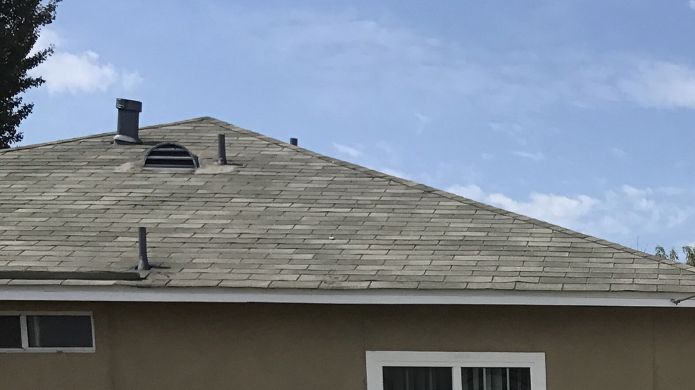 Slide of B&I Roofing