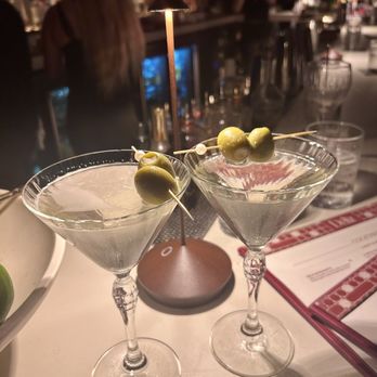Dēliz - Dirty martini - Italian Near Me - Chicago, Illinois