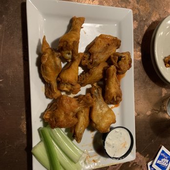 Lancaster Brewing Company - Horribly dry hot Brewery Wings - New American Near Me - Lancaster, Pennsylvania
