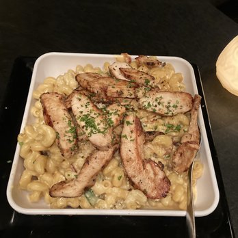 Little Bad Wolf - Mac & Cheese Entre with chicken - American Near Me - Chicago, Illinois Little Bad Wolf - Mac & Cheese Entre with chicken - American Near Me - Chicago, Illinois