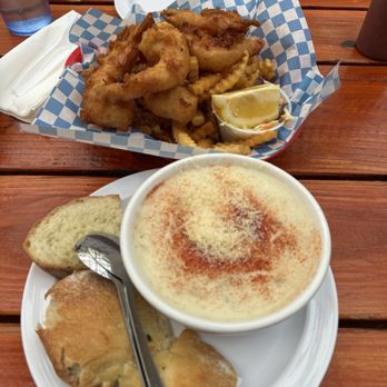 Luna Sea Fish House - Clam Chowder - Fish & Chips Near Me - Yachats, Oregon