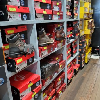 Crane's Museum & Marlene’s Restaurant - a wide selection of shoes - Coffee & Tea Near Me - Williamsburg, Missouri