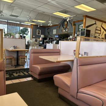 Jim's Country Style Restaurant - A view of the counter - Breakfast & Brunch Near Me - Pleasanton, California