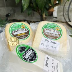 Oakdale Cheese & Specialties - Yummy cheese