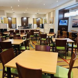 Fairfield Inn & Suites Belleville - Fairfield Inn & Suites by Marriott - breakfast seating area