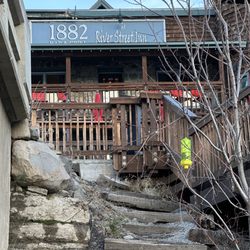 River Street Inn - Trail in back