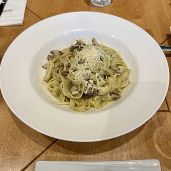 MADO - Chicken fettucine alfredo pasta - Bakeries Near Me - Mississauga, Ontario