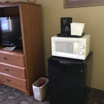 Governors Inn - Rooms have mini fridge & microwave - Hotels Near Me - Pierre, South Dakota Governors Inn - Rooms have mini fridge & microwave - Hotels Near Me - Pierre, South Dakota
