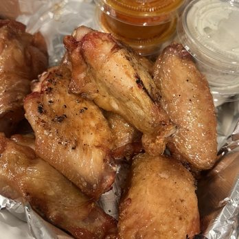 Mija Barbecue - Smoked wings with hot honey bbq sauce on the side - Barbeque Near Me - Cedar Hill, Texas Mija Barbecue - Smoked wings with hot honey bbq sauce on the side - Barbeque Near Me - Cedar Hill, Texas