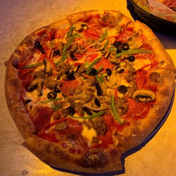 Bubba's 33 - 33 Delux Pizza - American Near Me - Mesquite, Texas