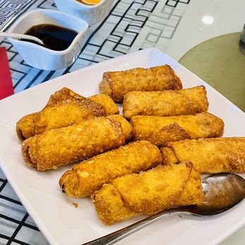 Hing Kee Restaurant - Crispy Egg Roll - Vietnamese Near Me - Chicago, Illinois