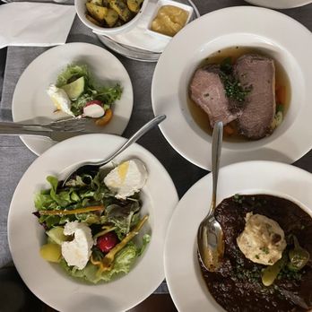 Gasthaus Zur Eisernen Zeit - Market salad with goat cheese, goulash with dumpling and talespitz with roasted potatoes - Austrian Near Me - Vienna, 9