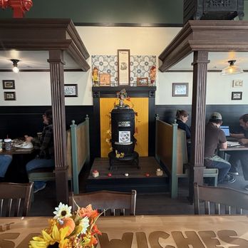 Potbelly Sandwich Shop - Decor - Sandwiches Near Me - Orlando, Florida Potbelly Sandwich Shop - Decor - Sandwiches Near Me - Orlando, Florida