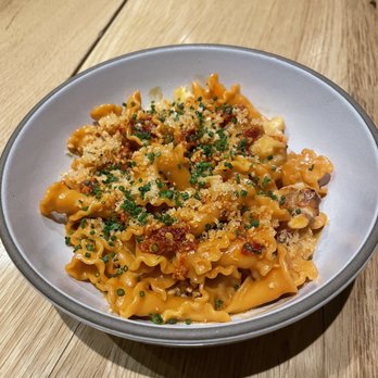 Chickadee - Lobster campanelle fra diavolo - New American Near Me - Boston, Massachusetts