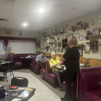 Lou's Diner - Diners Near Me - Las Vegas, Nevada