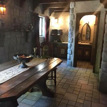 Castlewood Cottages - Hotels Near Me - Big Bear Lake, California Castlewood Cottages - Hotels Near Me - Big Bear Lake, California