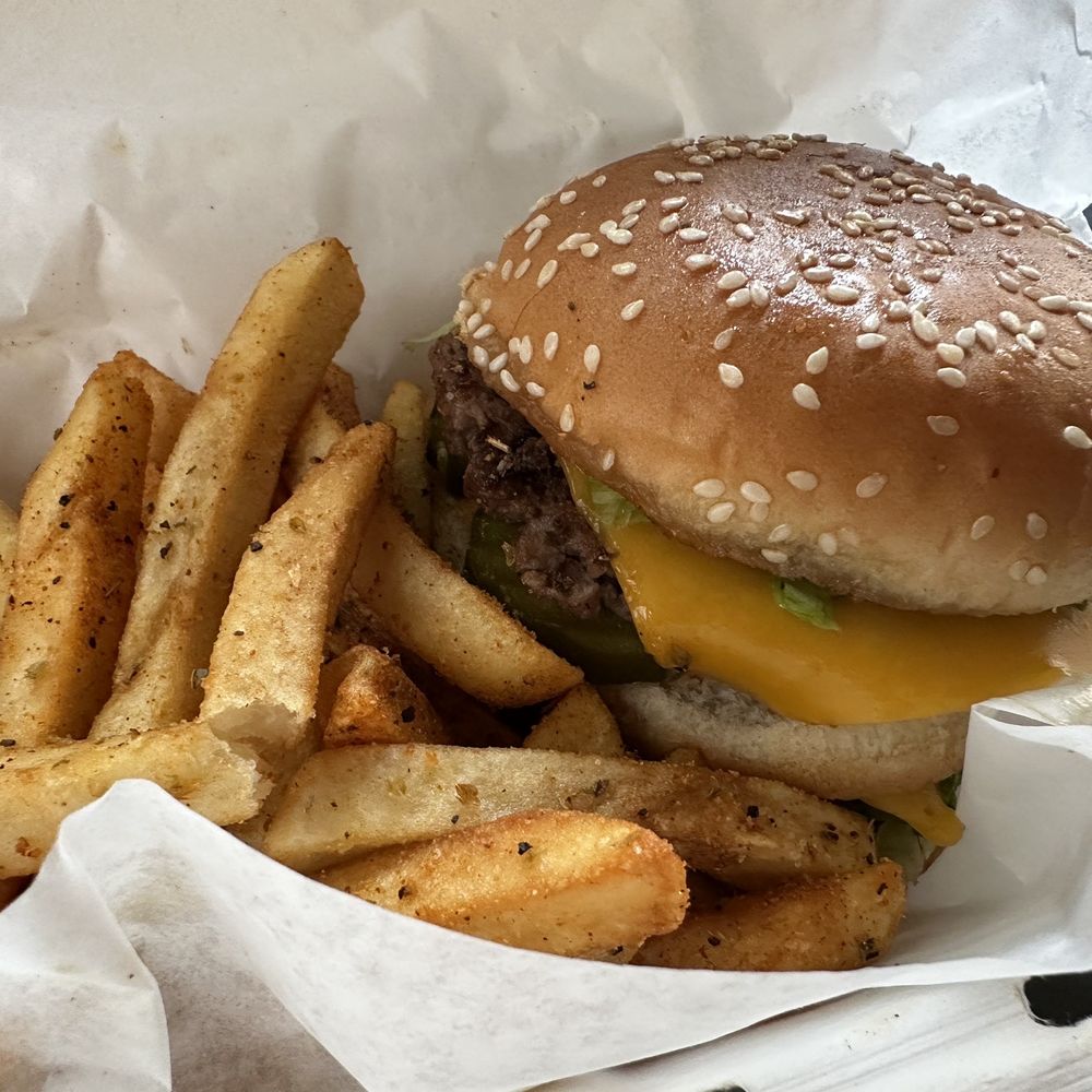 Can't believe it's not meat - Big Mik Burger with vegan cheese - American Near Me - Chicago, Illinois Can't believe it's not meat - Big Mik Burger with vegan cheese - American Near Me - Chicago, Illinois