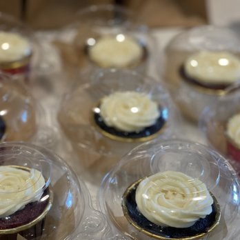 Sip Haiti - Assorted Crémas Cupcakes - Desserts Near Me Sip Haiti - Assorted Crémas Cupcakes - Desserts Near Me