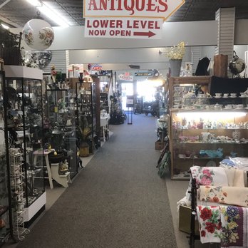 Town Hall Antiques - Antiques Near Me - Romeo, Michigan Town Hall Antiques - Antiques Near Me - Romeo, Michigan