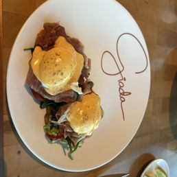 Eggs Benedict with prosciutto, SO DELICIOUS!! Eggs Benedict with prosciutto, SO DELICIOUS!!