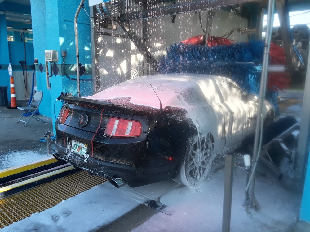 Tropical Palm Bay Car Wash