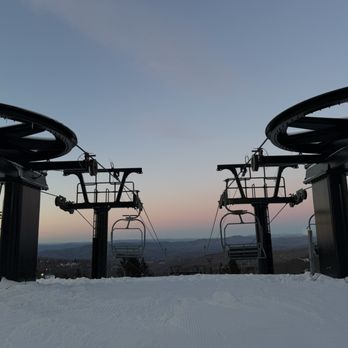 Beech Mountain Ski Resort - top of the ski lift - Ski Resorts Near Me - Beech Mountain, North Carolina Beech Mountain Ski Resort - top of the ski lift - Ski Resorts Near Me - Beech Mountain, North Carolina
