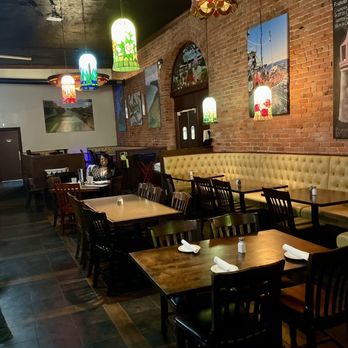 Harbor House - the dining area of the restaurant - Seafood Near Me - Detroit, Michigan