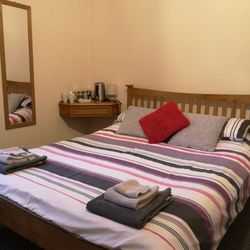 Lord Nelson Hotel - Room, Room name forgotten, something with V