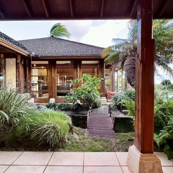 Ho'oilo House - Out of Nalu's door looking at main house - Bed & Breakfast Near Me - Lahaina, Hawaii Ho'oilo House - Out of Nalu's door looking at main house - Bed & Breakfast Near Me - Lahaina, Hawaii