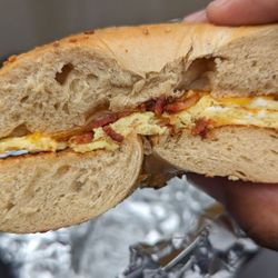Sidny's Bagels & Deli - Delicious