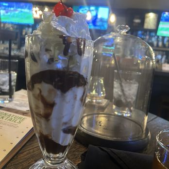 Tox Bar - Ice cream Sunday - Cocktail Bars Near Me - Carefree, Arizona