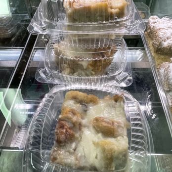 Apelu Island Cafe - Bread pudding - Bagels Near Me - Norfolk, Virginia